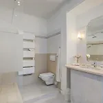 Villa Artful Loft Retreat - Terrace, Parking - Happy