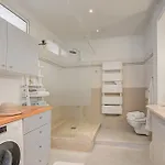Villa Artful Loft Retreat - Terrace, Parking - Happy