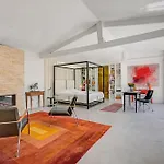Artful Loft Retreat - Terrace, Parking - Happy