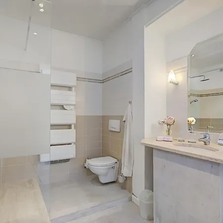 Villa Artful Loft Retreat - Terrace, Parking - Happy