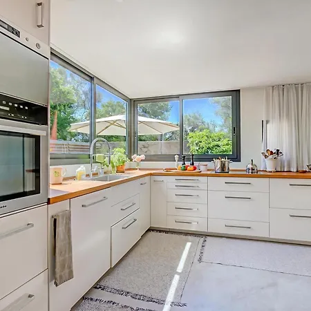 Artful Loft Retreat - Terrace, Parking - Happy Juan-les-Pins