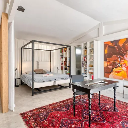 Artful Loft Retreat - Terrace, Parking - Happy Villa *