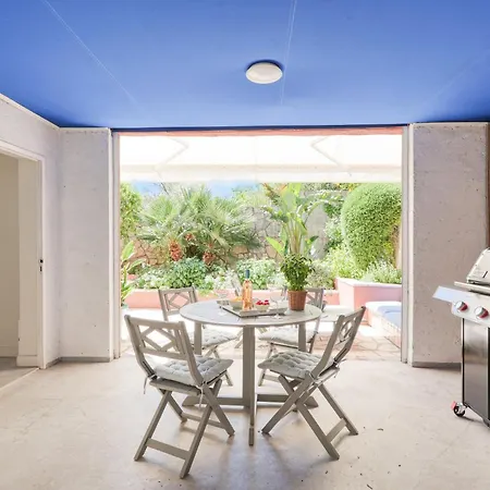 Artful Loft Retreat - Terrace, Parking - Happy *