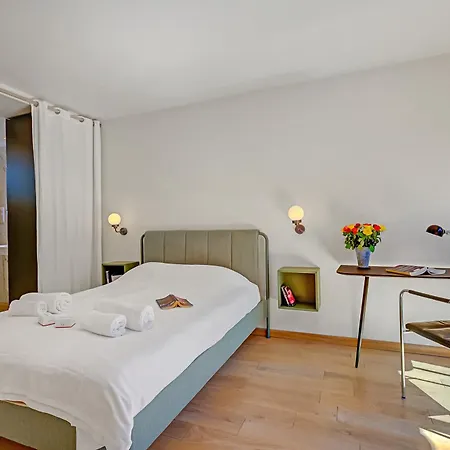 Artful Loft Retreat - Terrace, Parking - Happy Villa *
