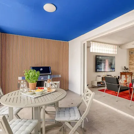 Artful Loft Retreat - Terrace, Parking - Happy Villa *