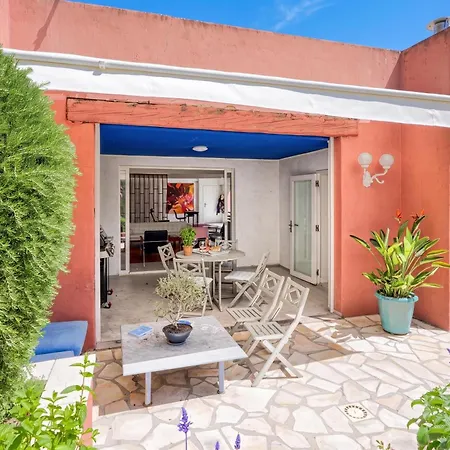 Villa Artful Loft Retreat - Terrace, Parking - Happy *