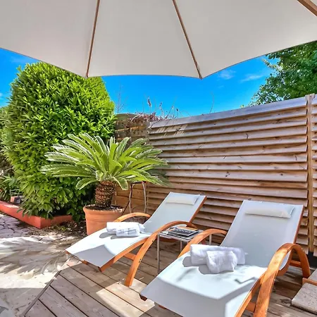 Villa Artful Loft Retreat - Terrace, Parking - Happy *