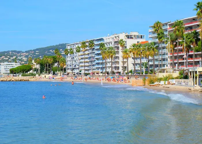 Antibes Loft Retreat - Happy *