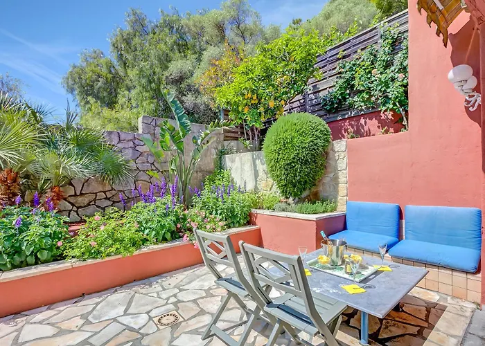 Antibes Loft Retreat - Happy Apartment *